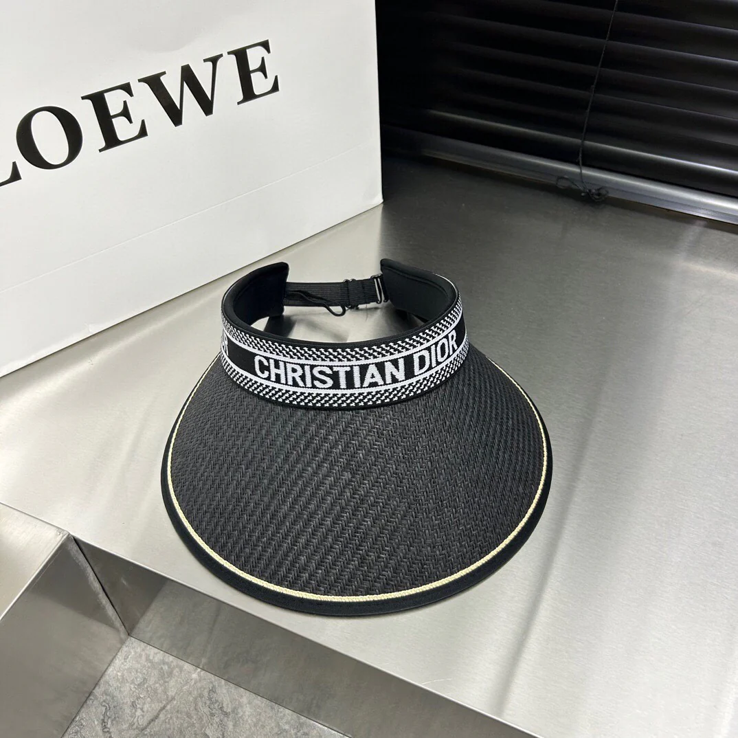 Dior - Новая солнцезащитная шляпа с цветовыми блоками