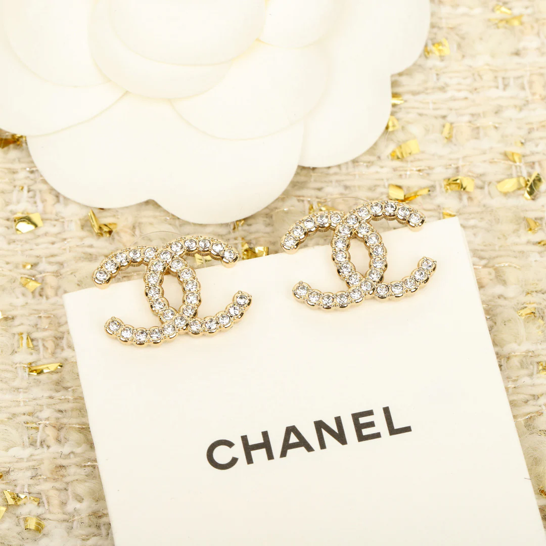 Chanel - Серьги с двойным бриллиантом C, 25 пенсов