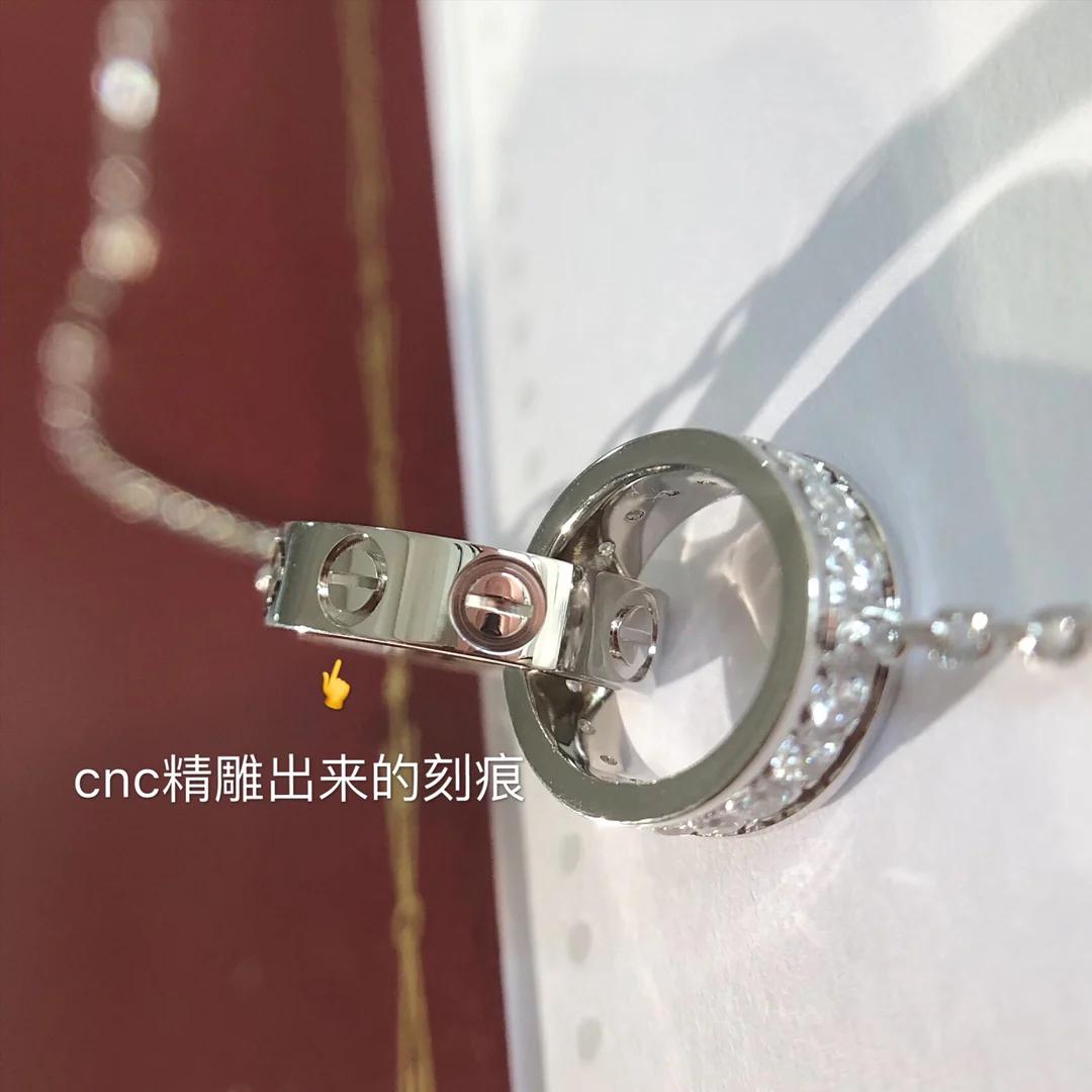 Колье Cartier Love Double Ring с двумя кольцами - половина бриллианта