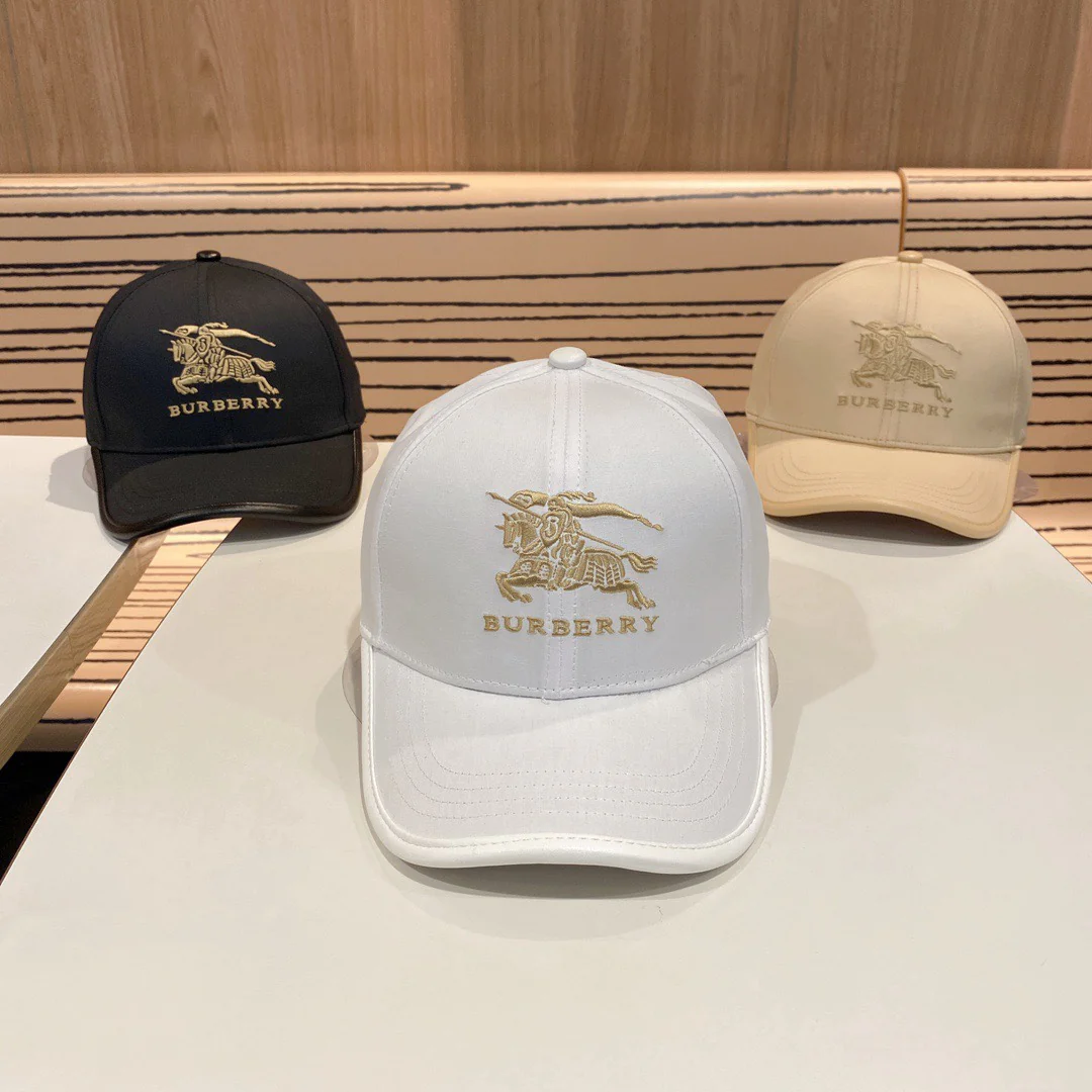 Бейсболка Burberry в простом британском стиле