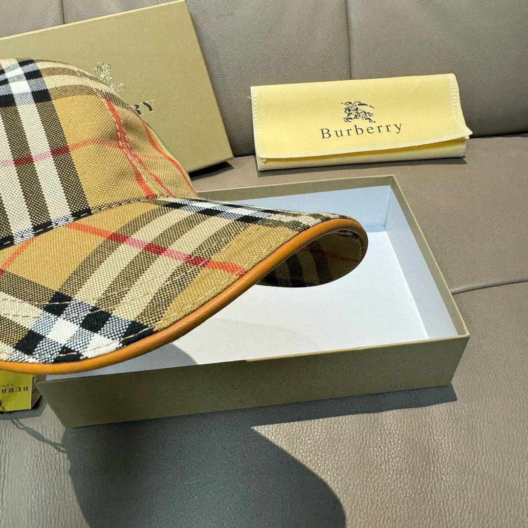 Классическая клетчатая бейсболка Burberry - Радужная