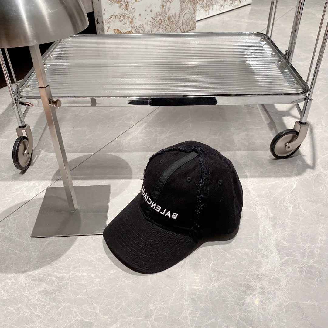 Balenciaga - Бейсболка с бахромой - Черная