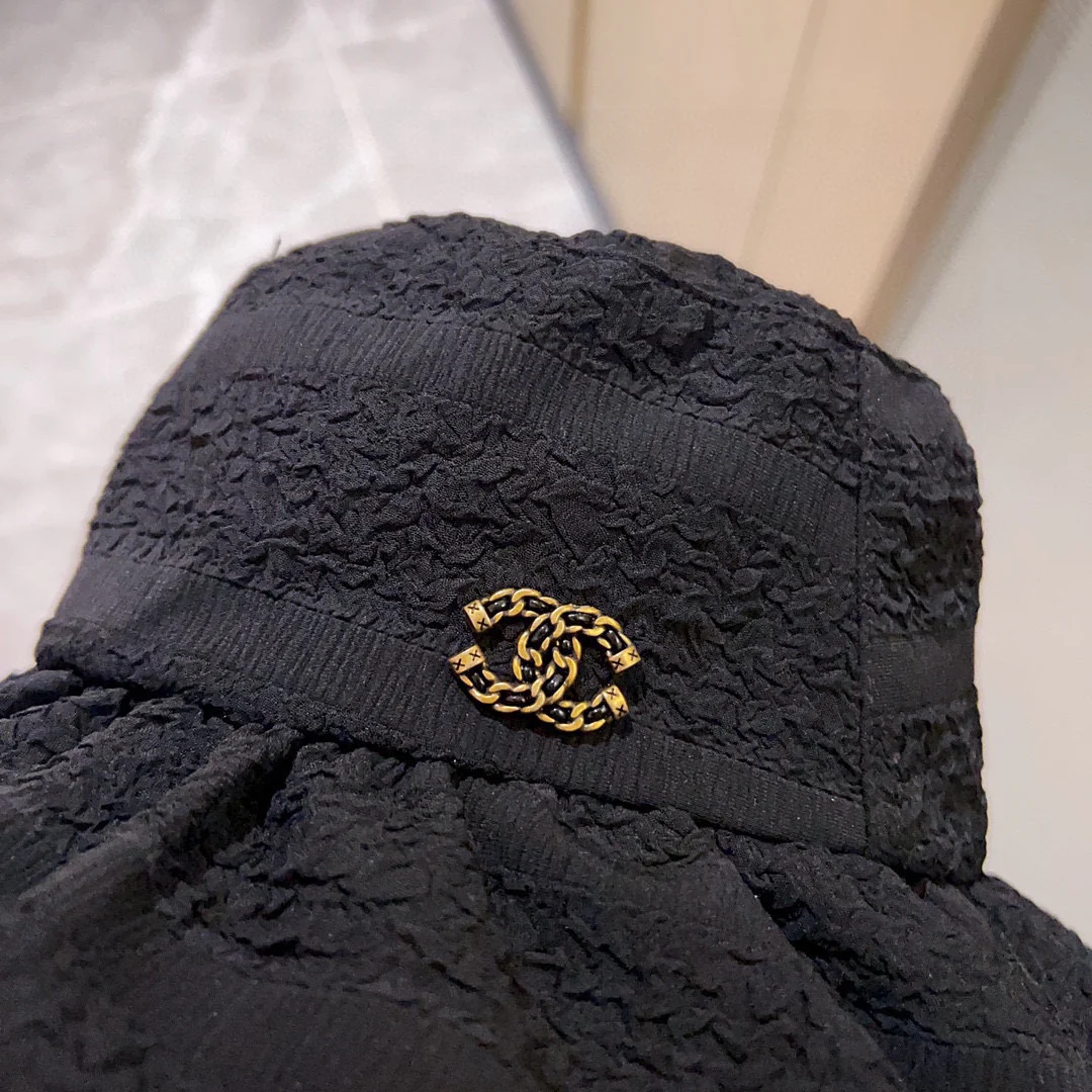 Новинка сезона весна/лето 2023 от Chanel - Мятая рыбацкая шляпа - Черная - 1