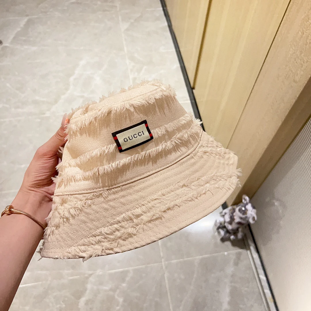 Новинка начала осени 2023 года от Gucci - Рыбацкая шляпа