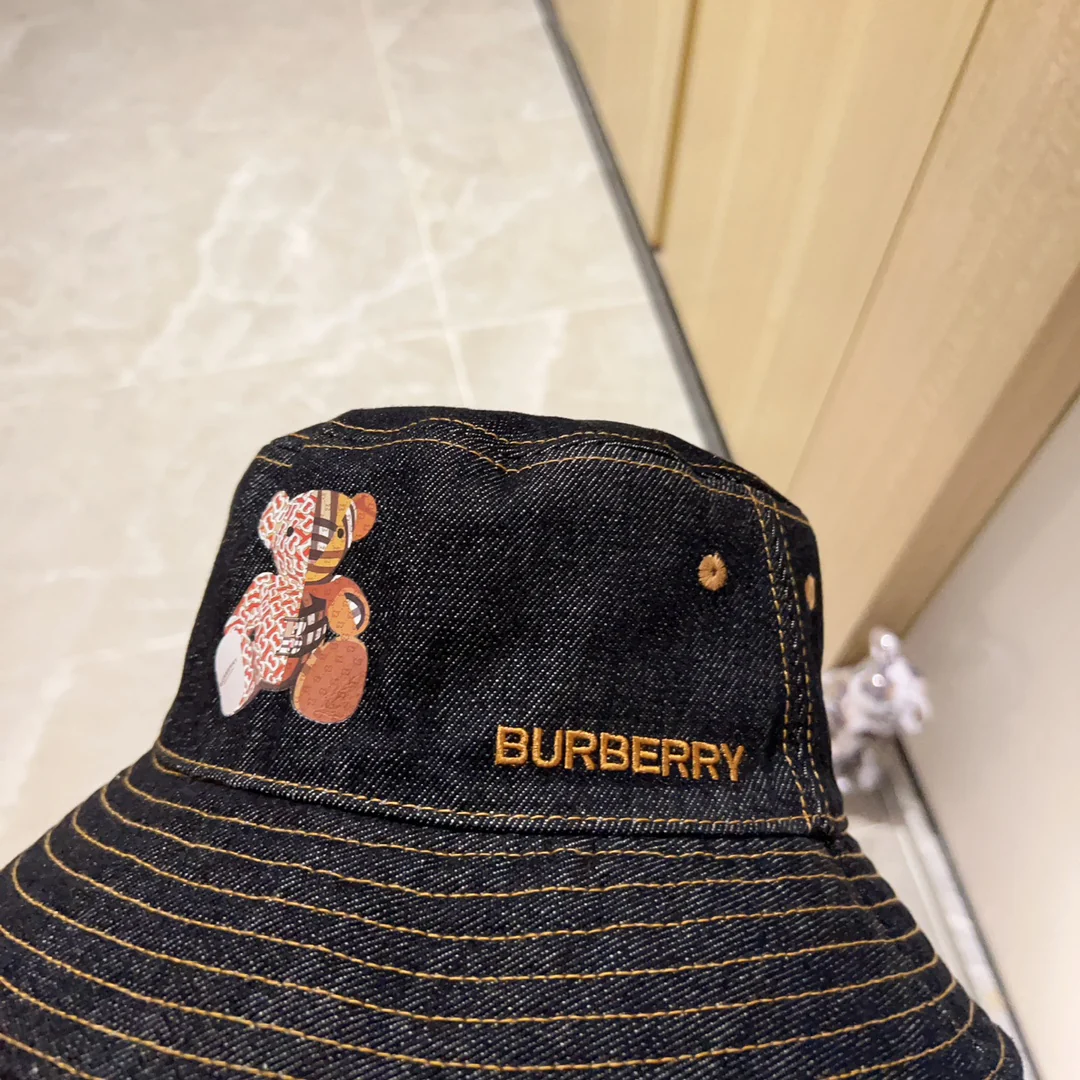 Новинка сезона весна/лето 2023 от Burberry - Джинсовая панама - Черная