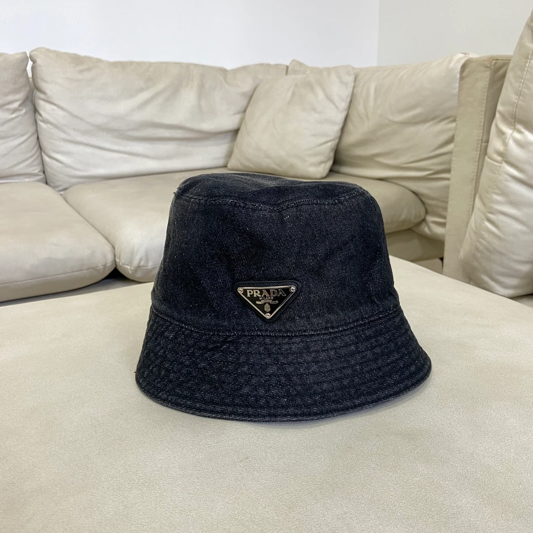 Рыбацкая шляпа Prada с эффектом потертости - черная