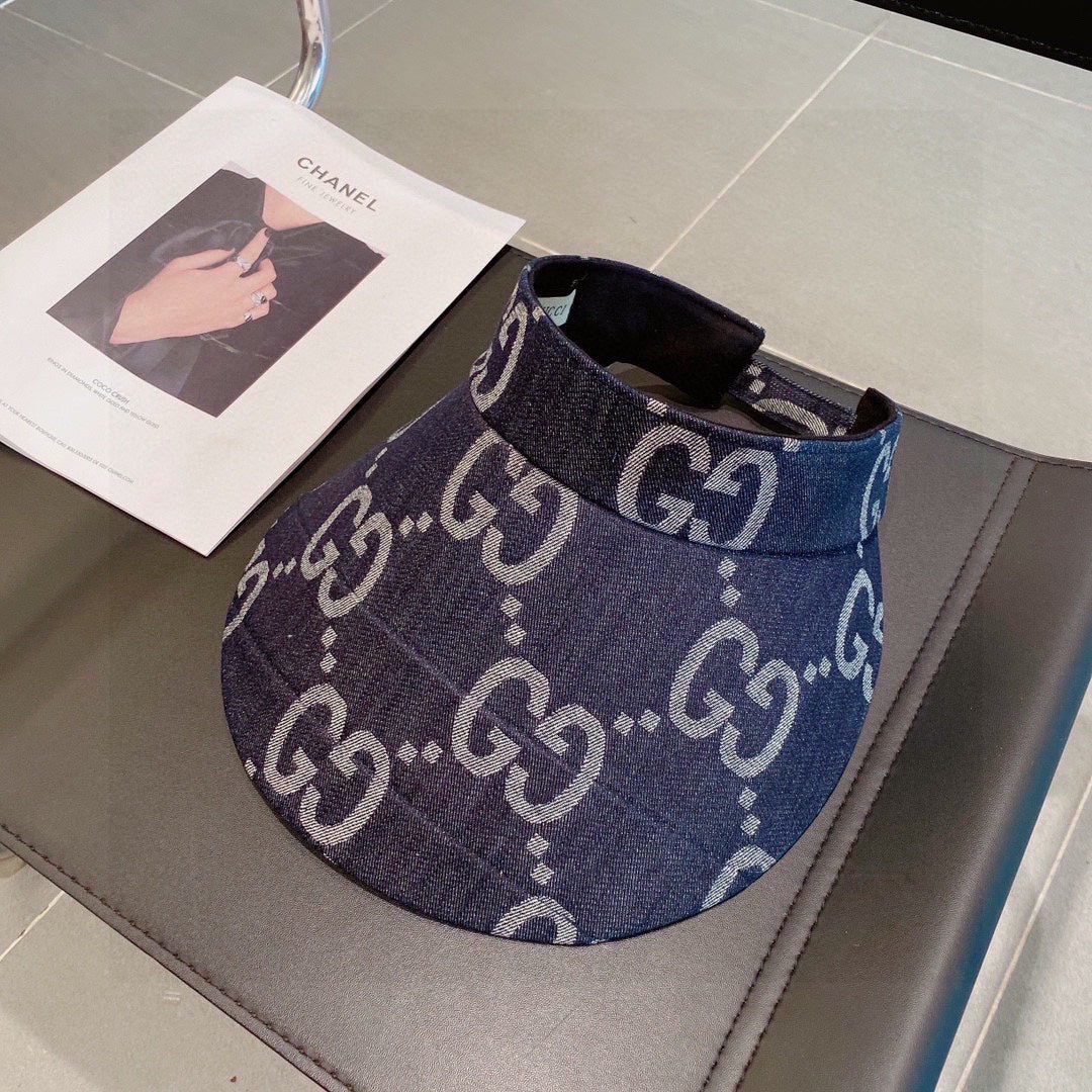 Новинки коллекции Gucci Весна/Лето 2023 - Кепка из канваса с монограммой и узкими полями - Козырек - Синий