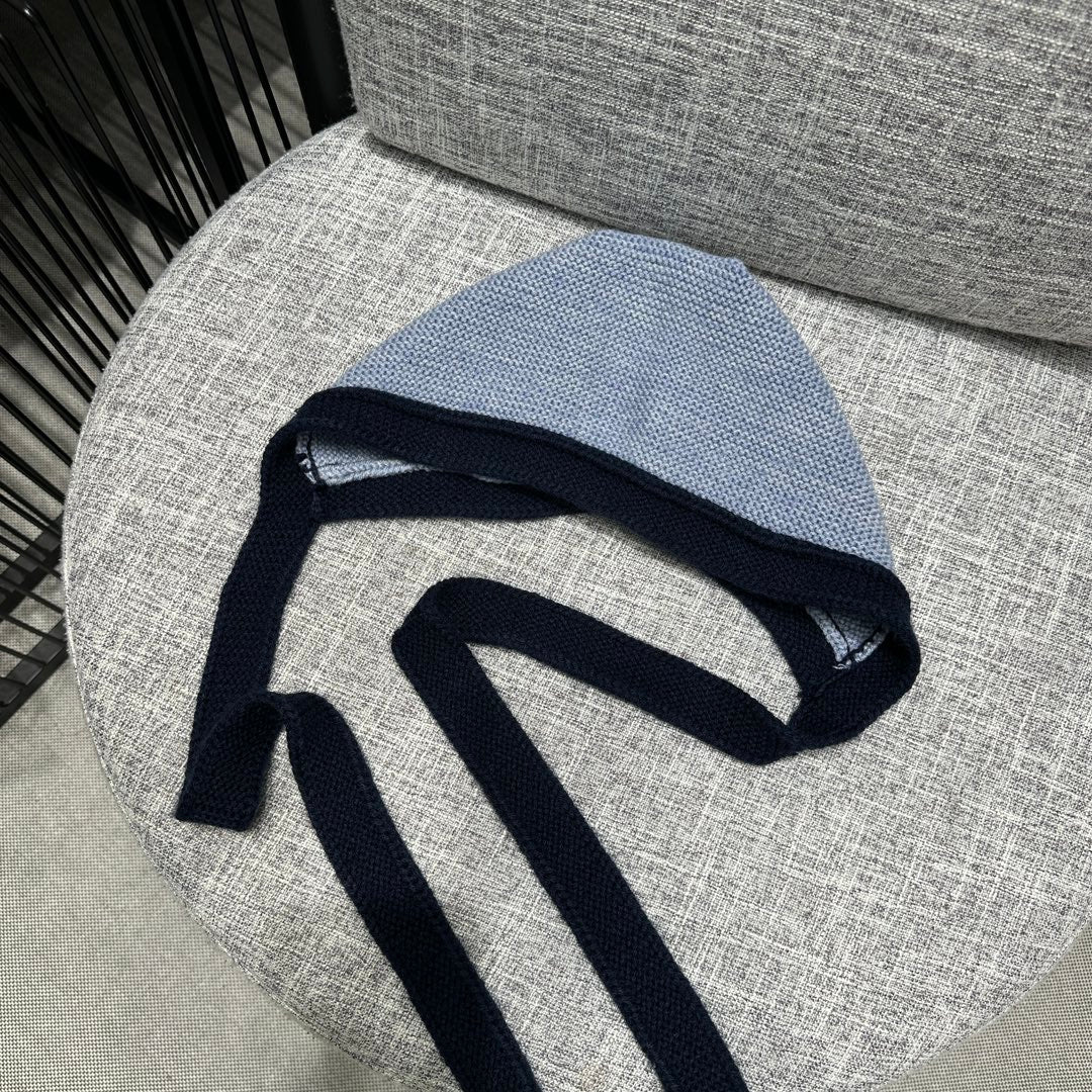 Вязаная шапка Celine Coco Neige из лыжной коллекции - серая.