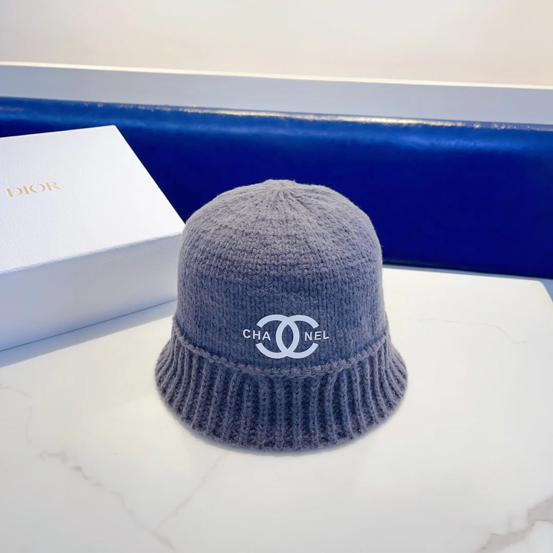 Панама Chanel из фактурной вязки