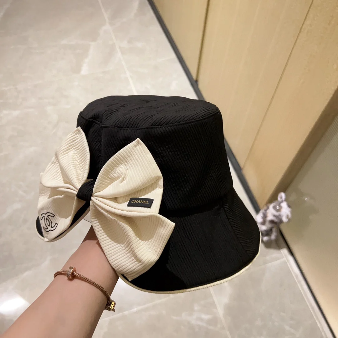 Новая большая рыбацкая шляпа Chanel 2023 года в форме бабочки, черная.