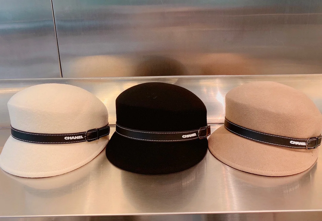 Chanel - Шерстяная кепка-?уточка? - Черная