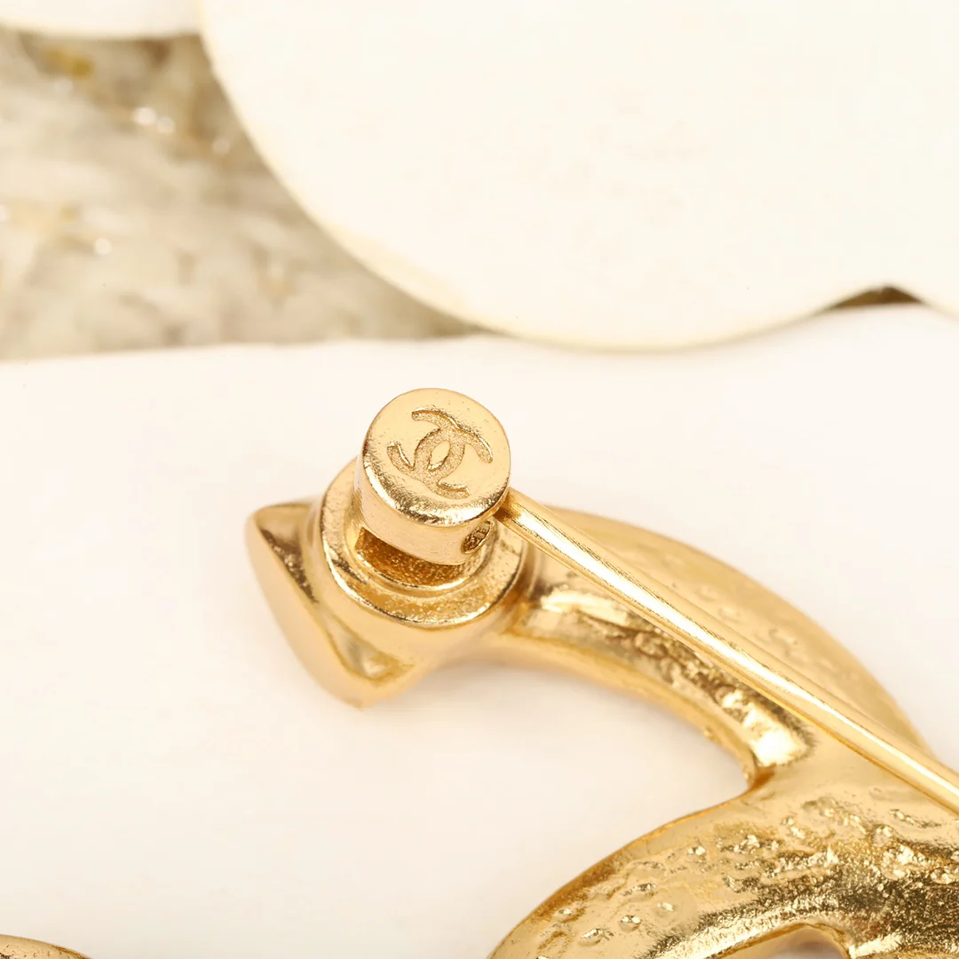 Брошь Chanel 125