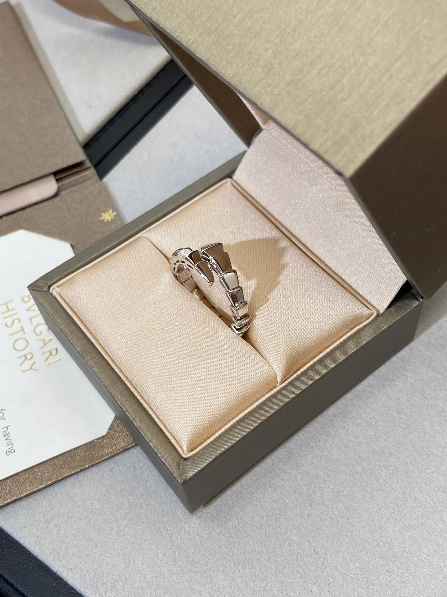 Кольцо Bvlgari 025