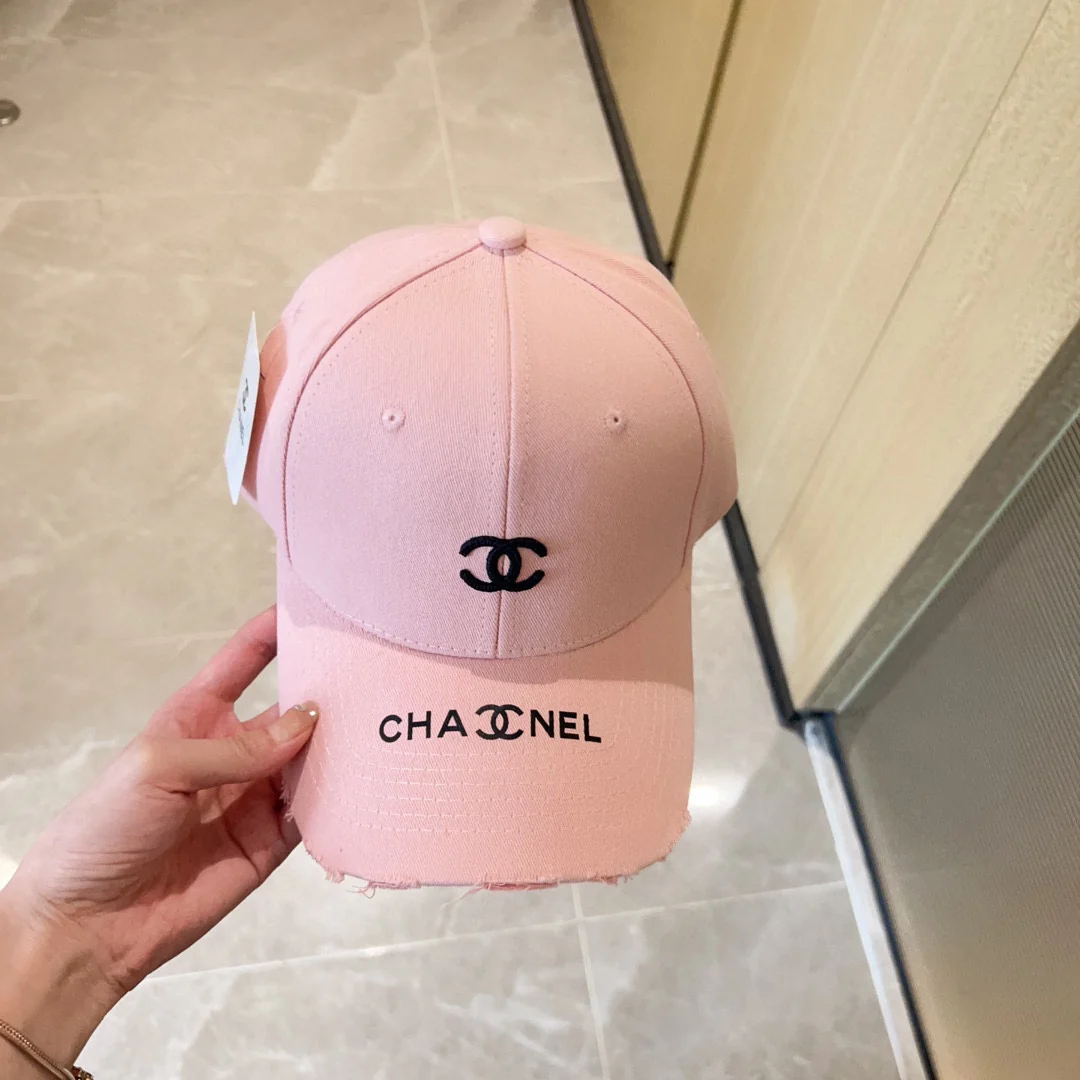 Новая вышитая бейсболка Chanel 2023 года, бутик — розовая.