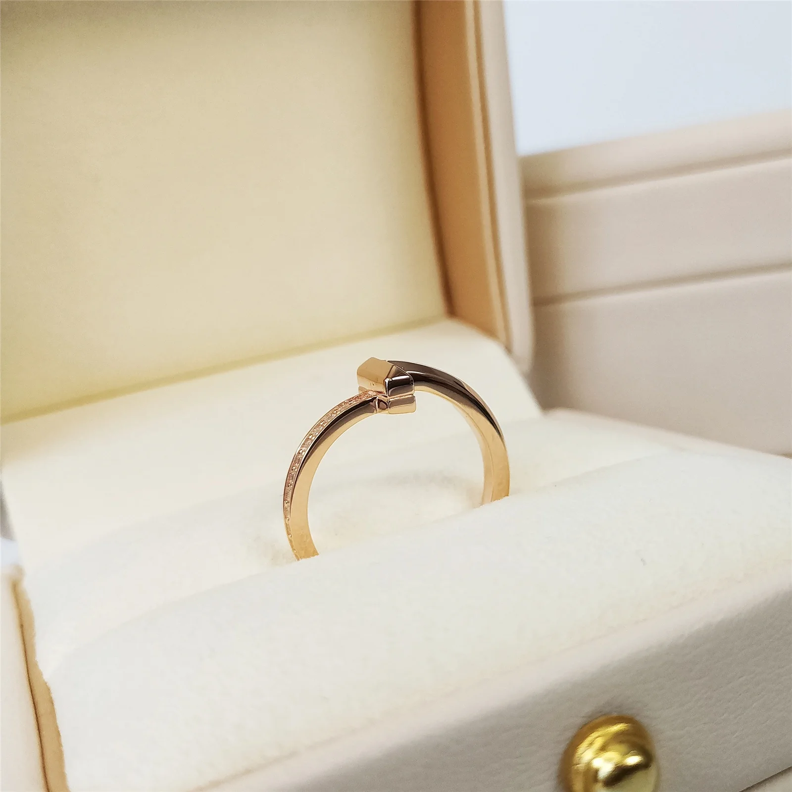 Кольцо Тиффани - 18