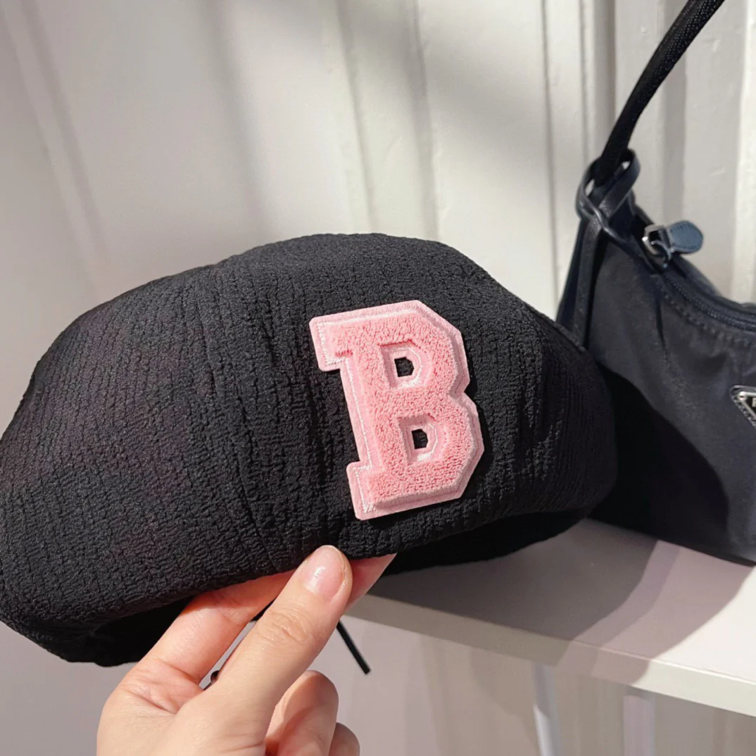 Берет Balenciaga с текстурированной поверхностью - черный