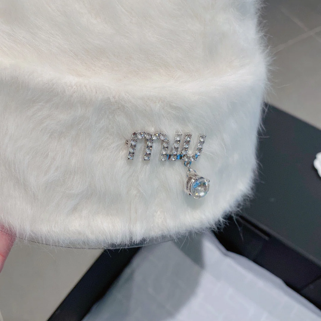 Miu Miu - Шапка из кроличьего меха - Белая