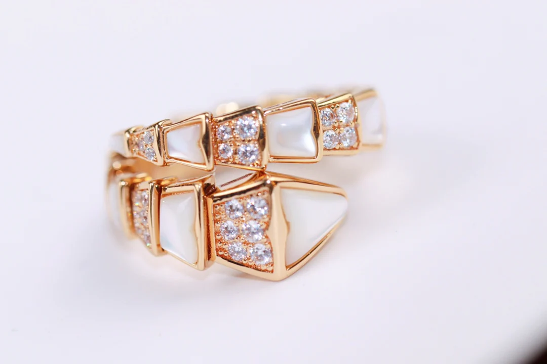 Кольцо Bvlgari - 18