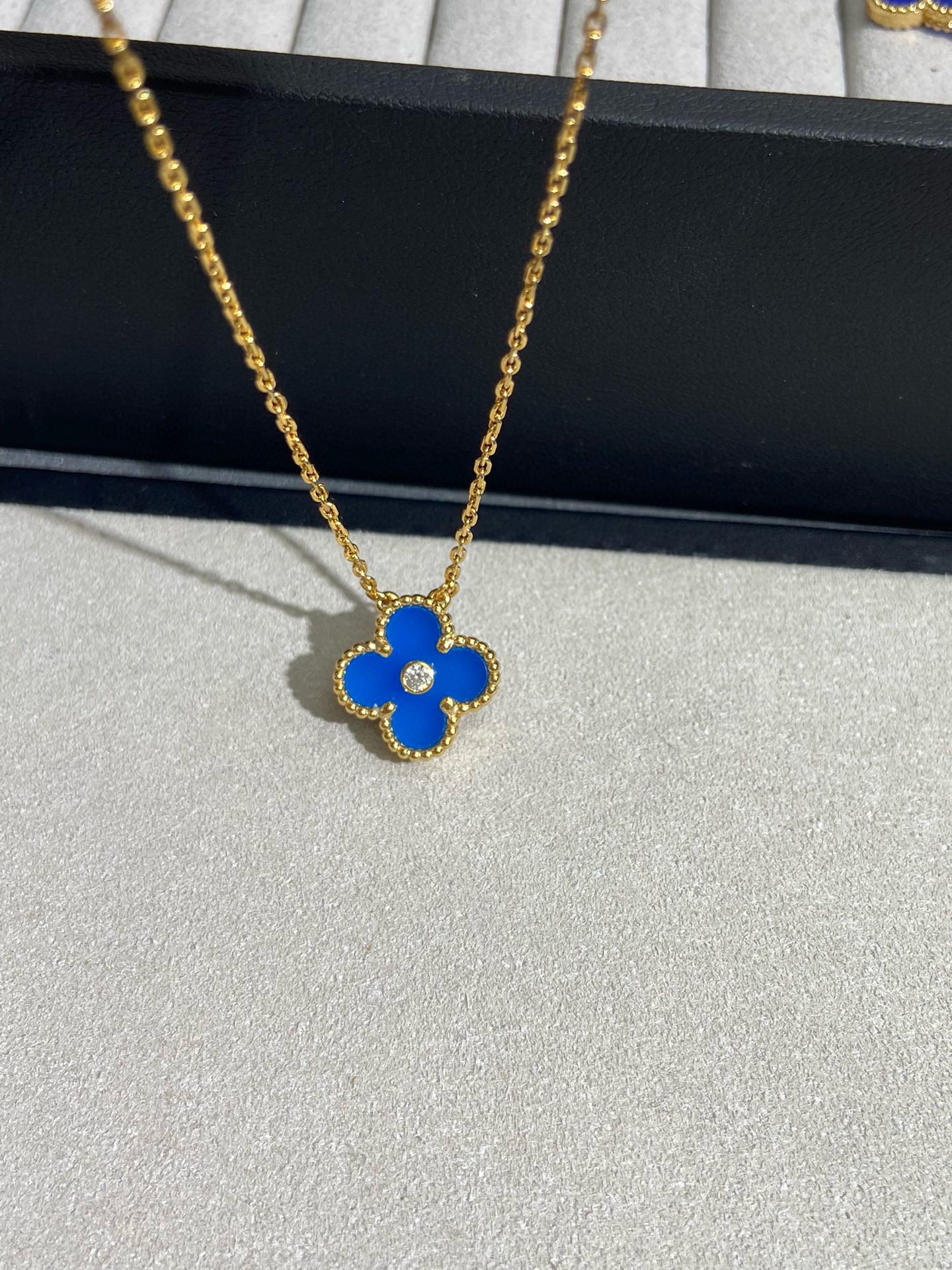 Ван Веккьо - Брошь 012-1