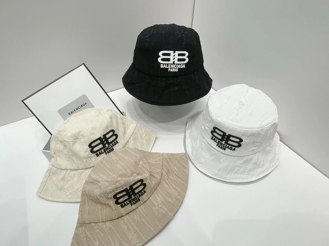 Balenciaga - Мятая рыбацкая шляпа