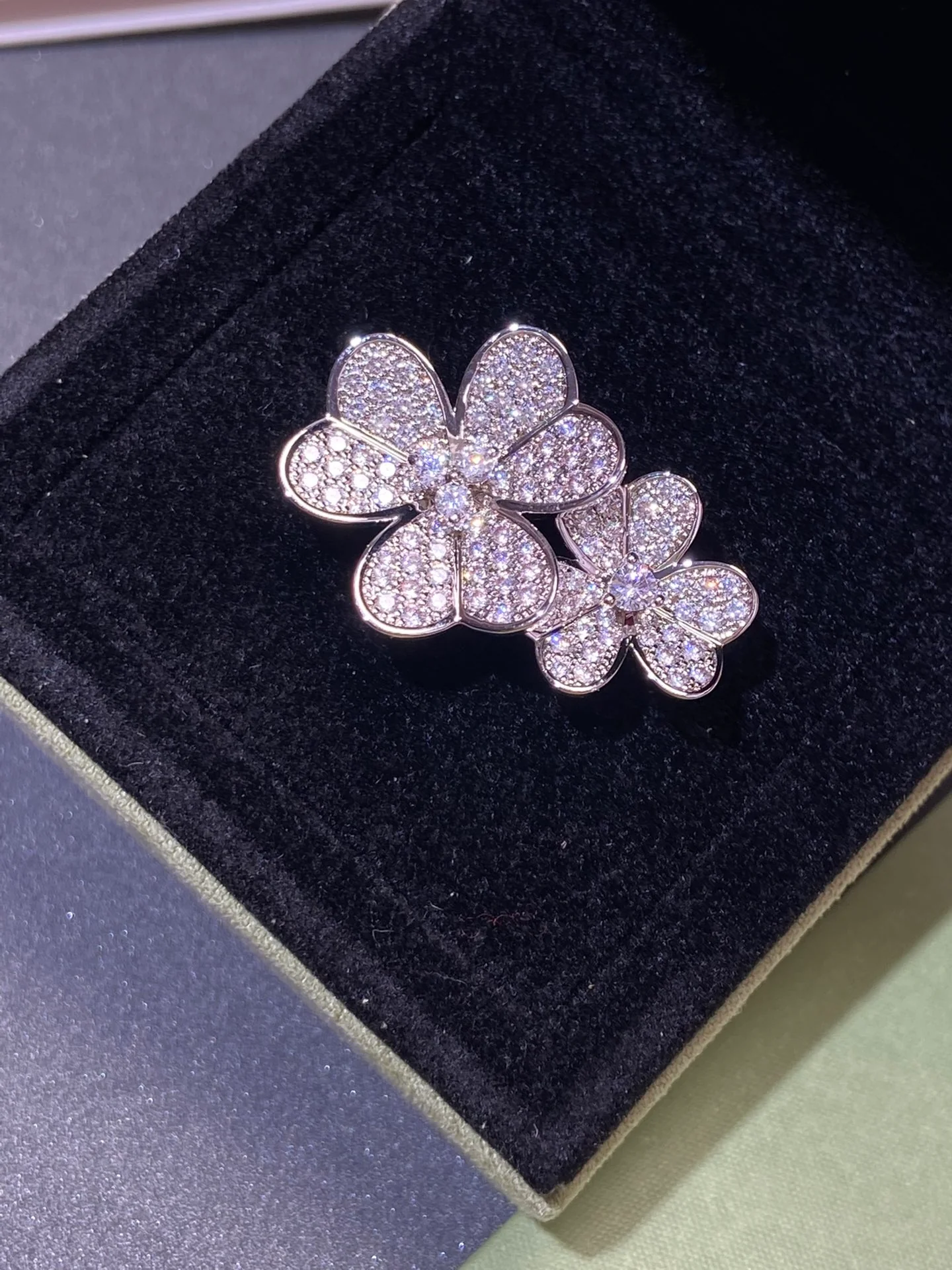 Ван дер Веч - Кольцо 057-1