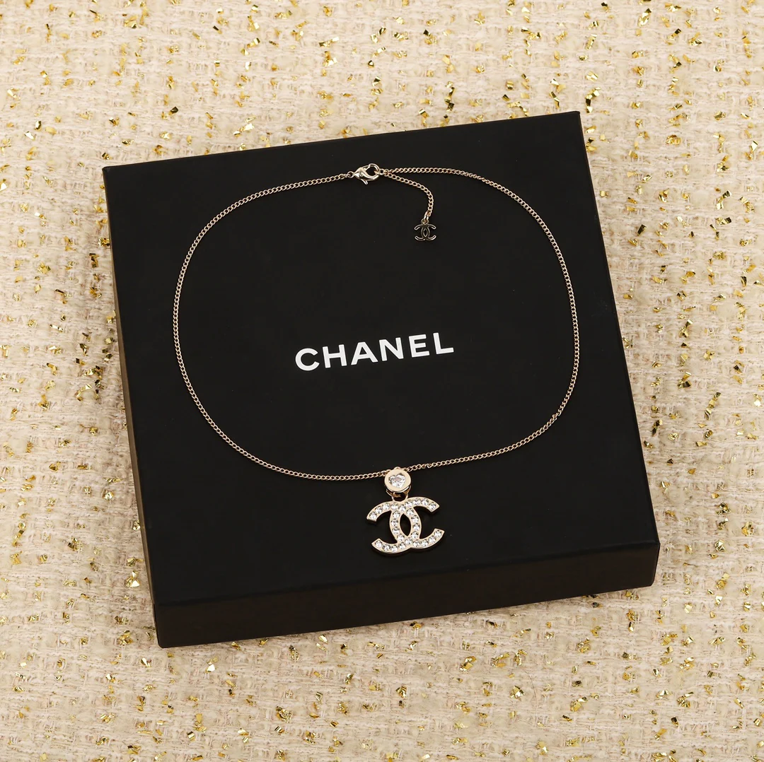 Колье Chanel 555