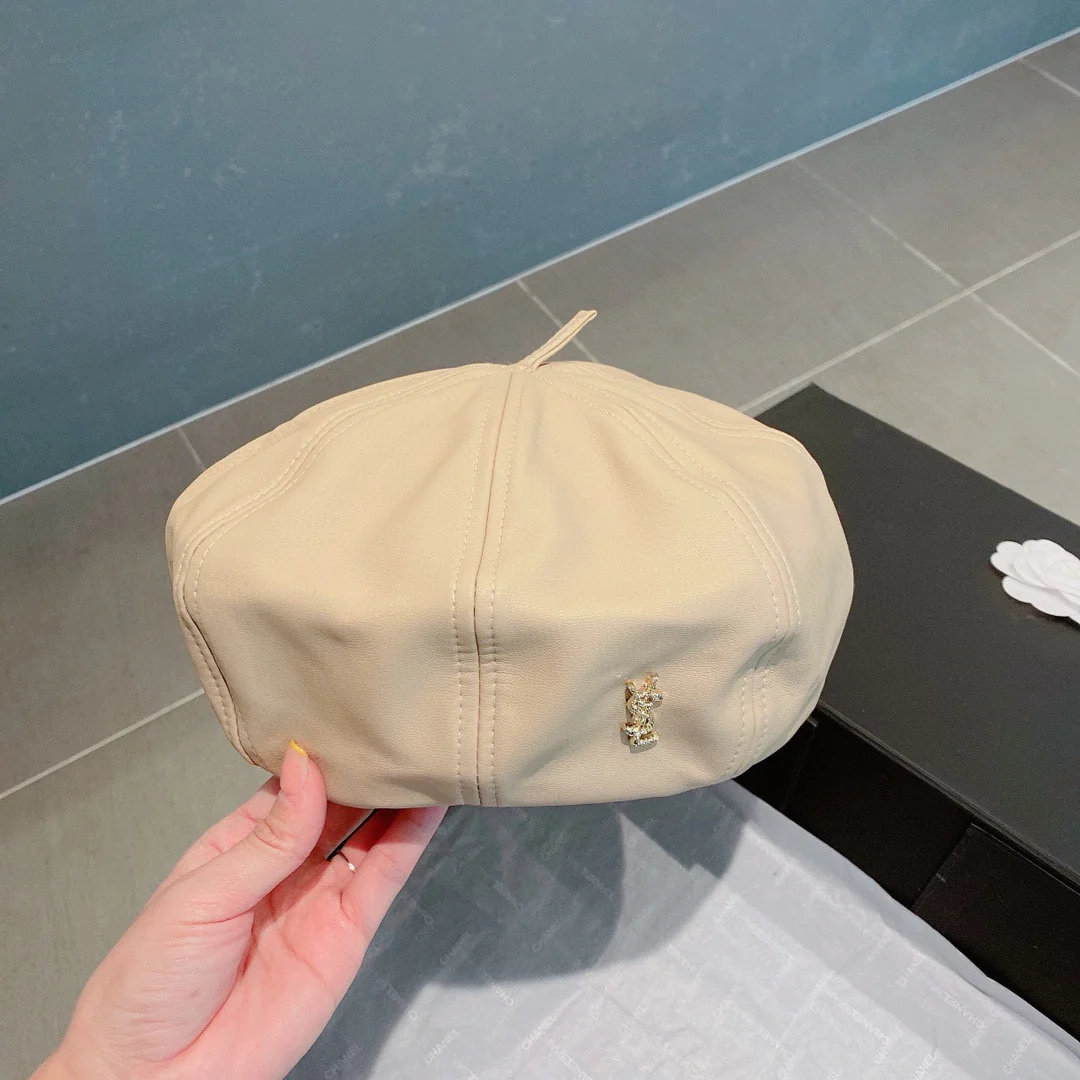 Берет из выстиранной кожи Saint Y.L.