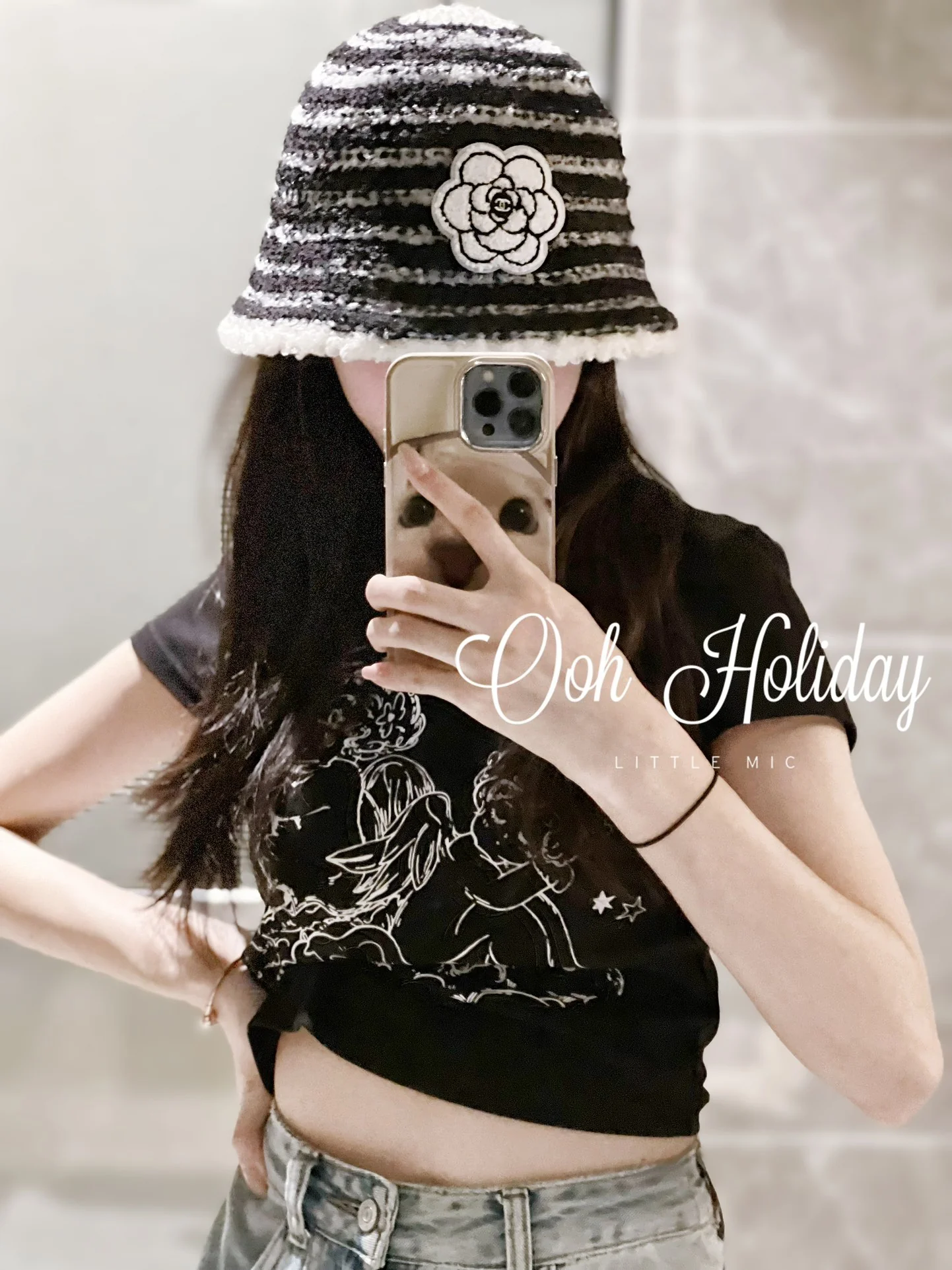 Новая полосатая рыбацкая шляпа с цветочным узором и бахромой от Chanel, осень/зима 2023.