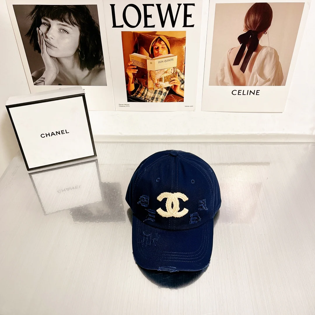 Новинка сезона весна/лето 2022 от Chanel - кепка-?уточка? - синяя - 1