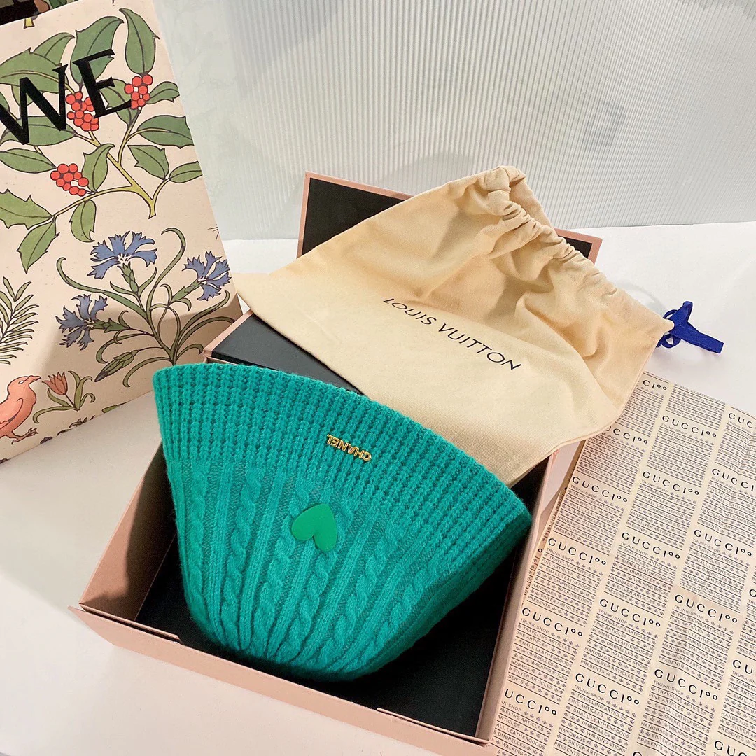 Chanel - Шерстяная вязаная рыбацкая шапка