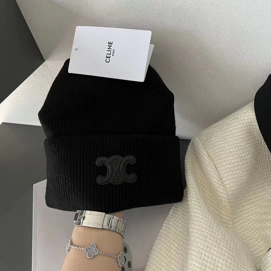 Вязаная шапка Celine Triumph 3D