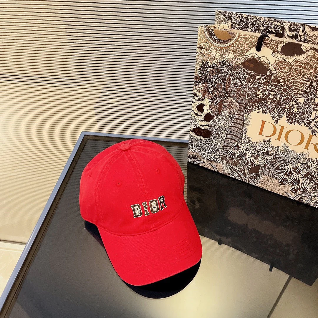 Dior - Минималистичная бейсболка с логотипом - Различные цвета