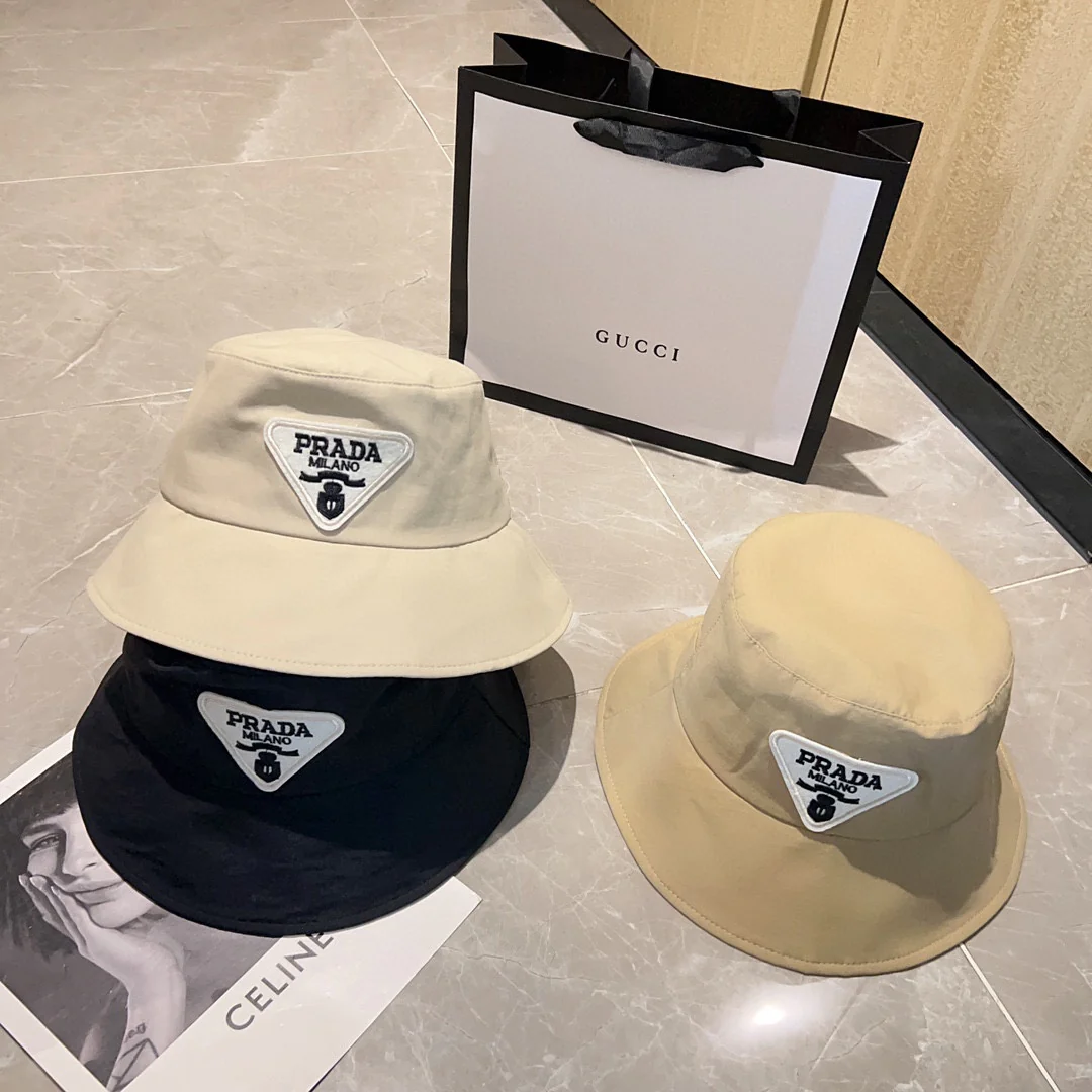 Новинка сезона весна/лето 2023 от Prada - Панама - Черная