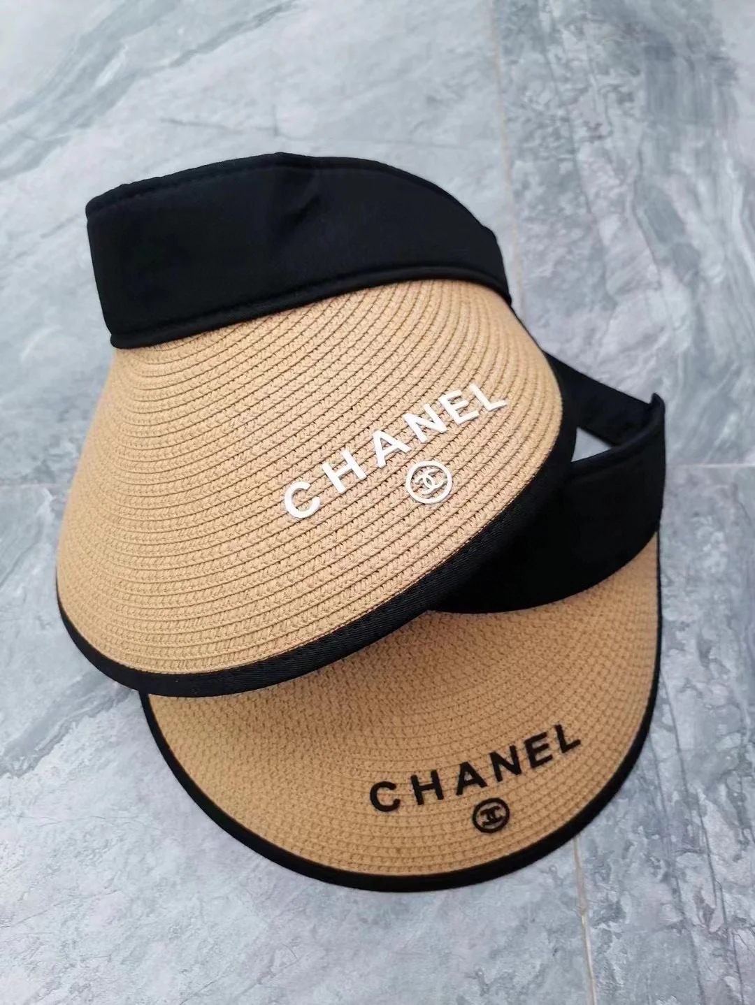 Солнцезащитный козырек Chanel с открытым верхом - 1 шт.