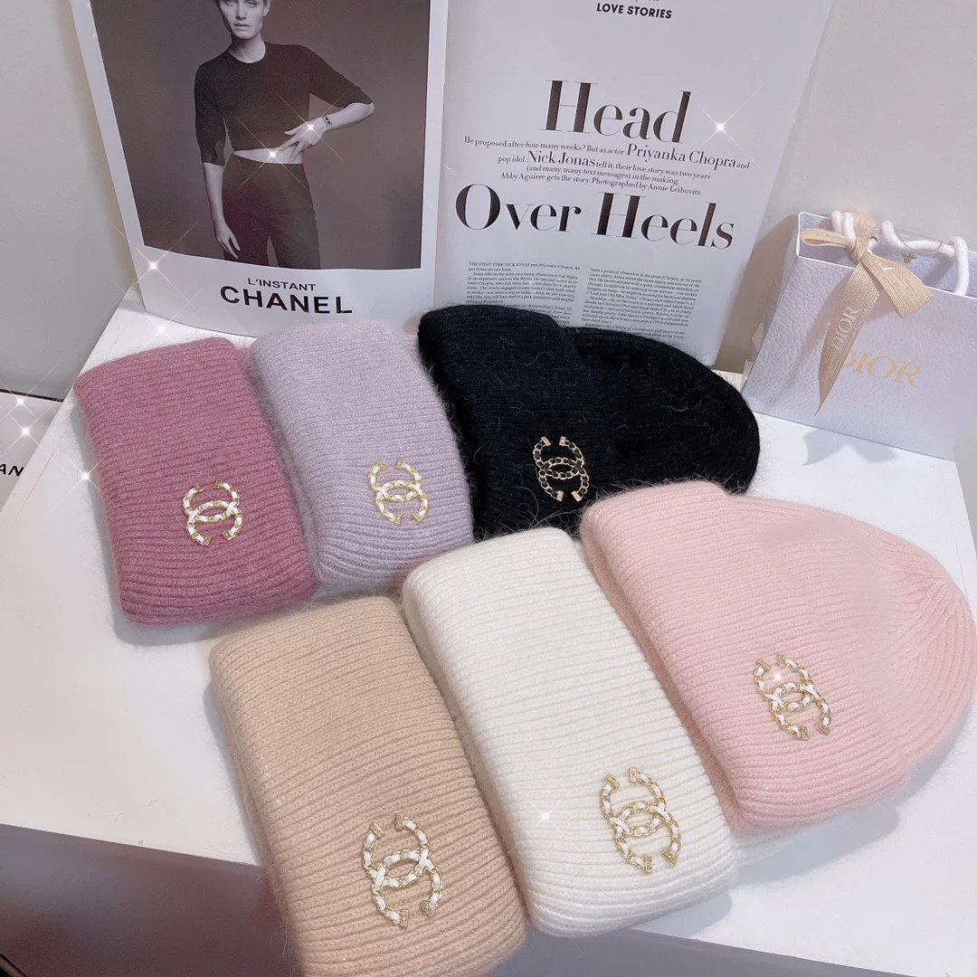 Chanel - Вязаная шапка из кроличьего меха - Розовая