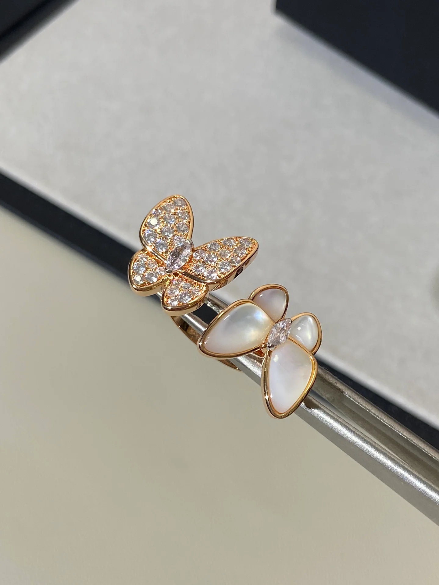 Ван Век - Кольцо 084