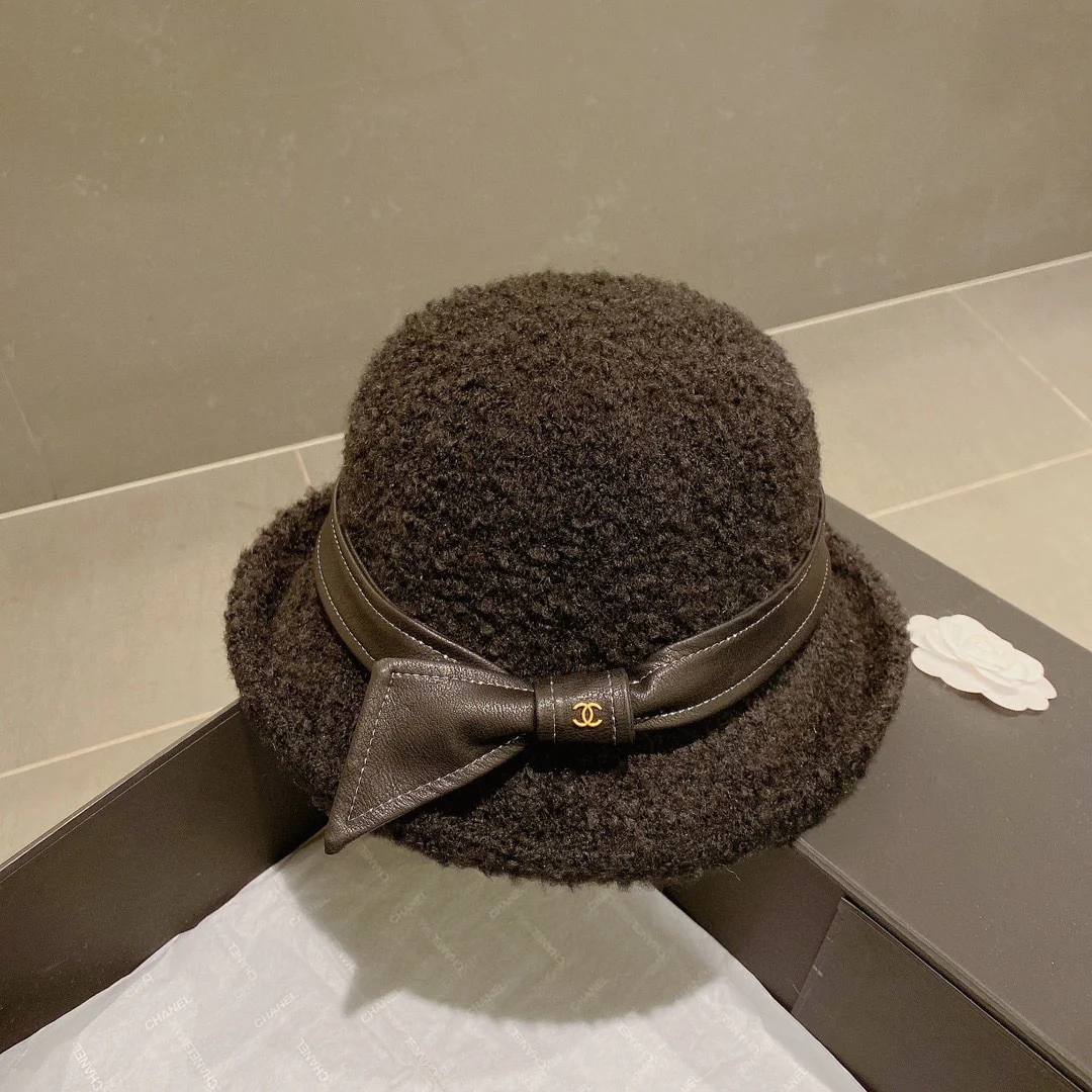 Chanel - Шляпа из овечьей шерсти - Черная