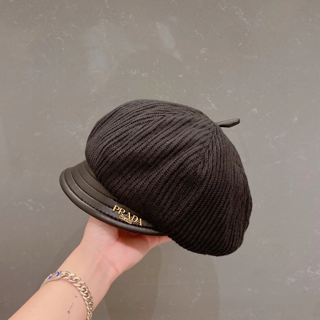 Prada - Вязаная бейсболка - Черная