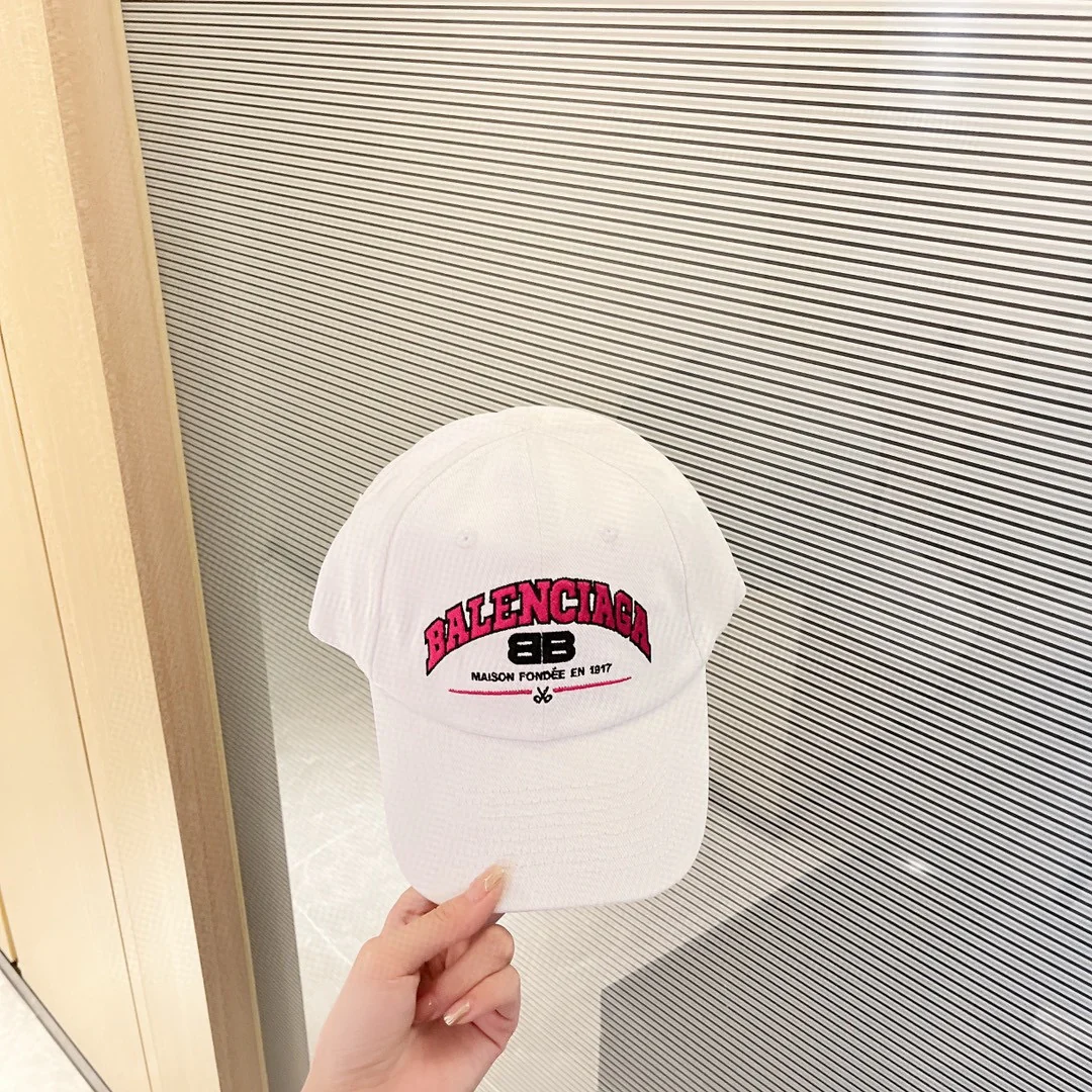 Новинка Balenciaga 2022 года - бейсболка (такая же, как в бутиках)