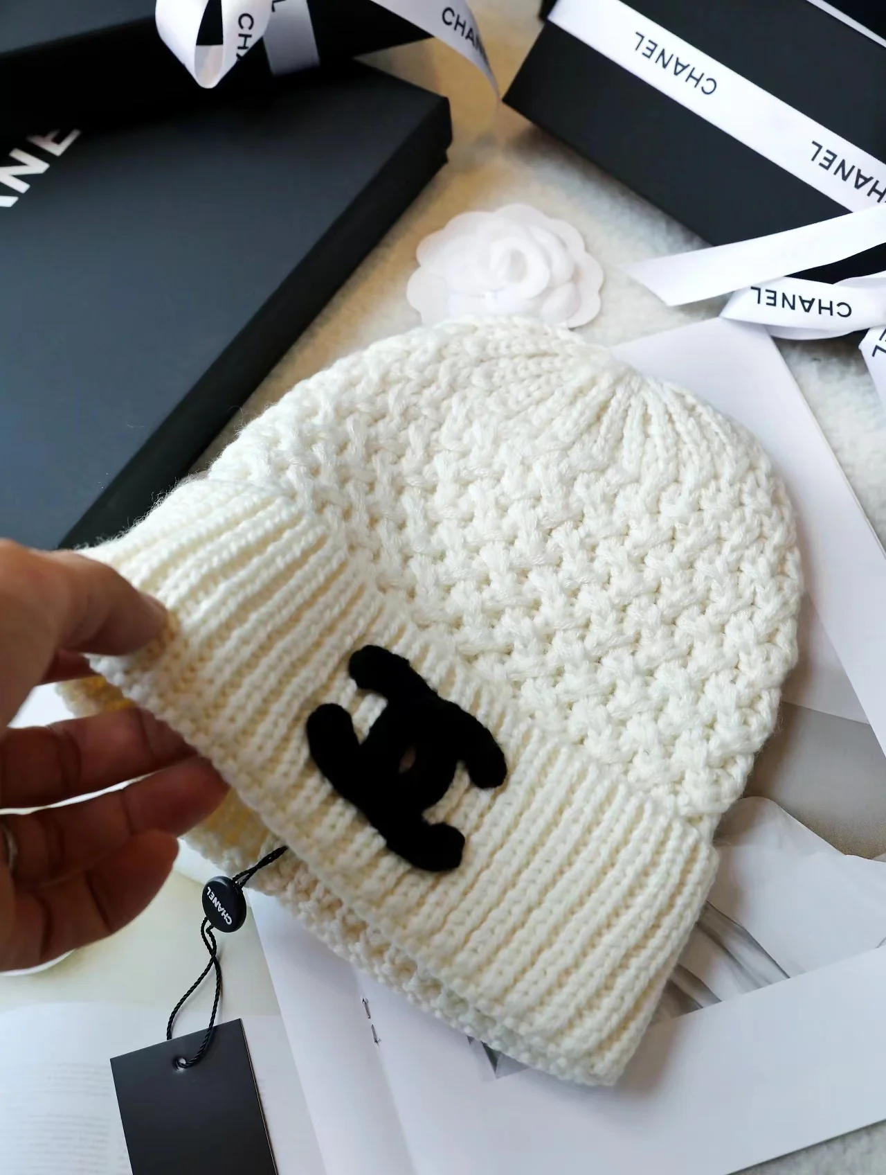 Chanel - Новая вязаная шапка с рисунком ананаса - Белая