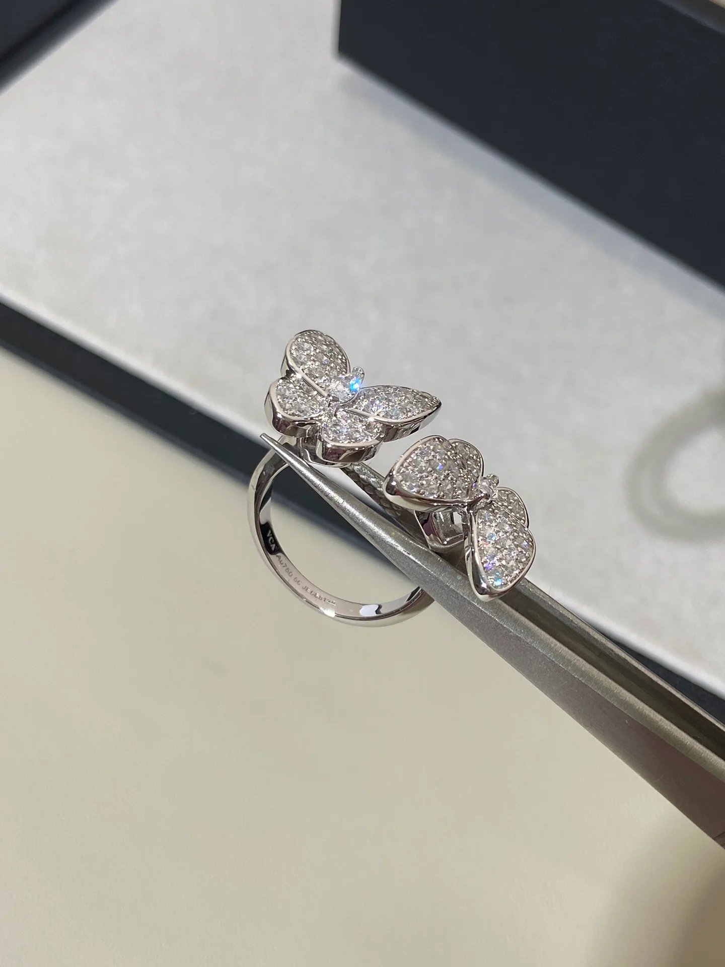 Ван Век - Кольцо 083