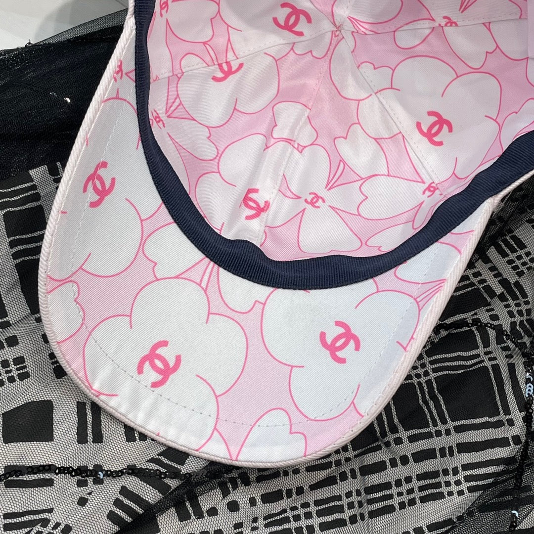 Chanel - Новая бейсболка с пайетками - Розовая