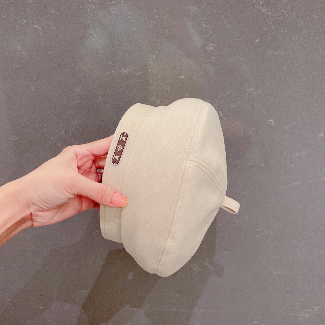 LV - Береты - Белые