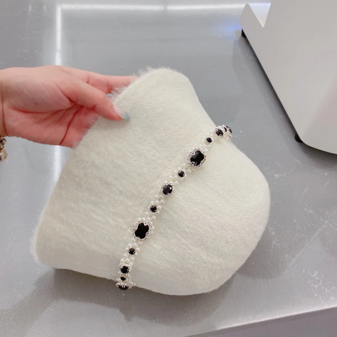 Miu Miu - Маленькая жемчужная рыбацкая шляпа - белая