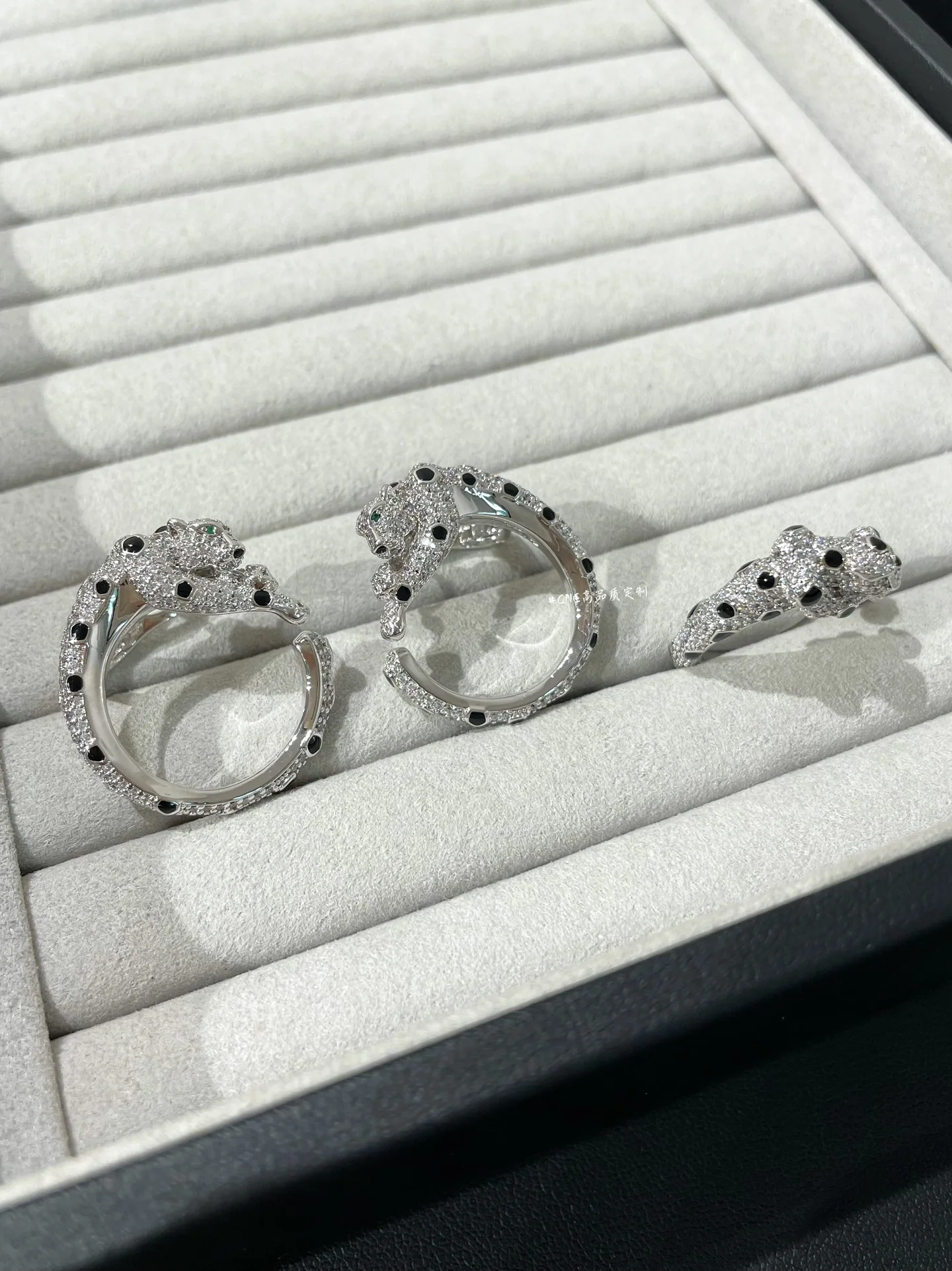 Серьги Cartier 051