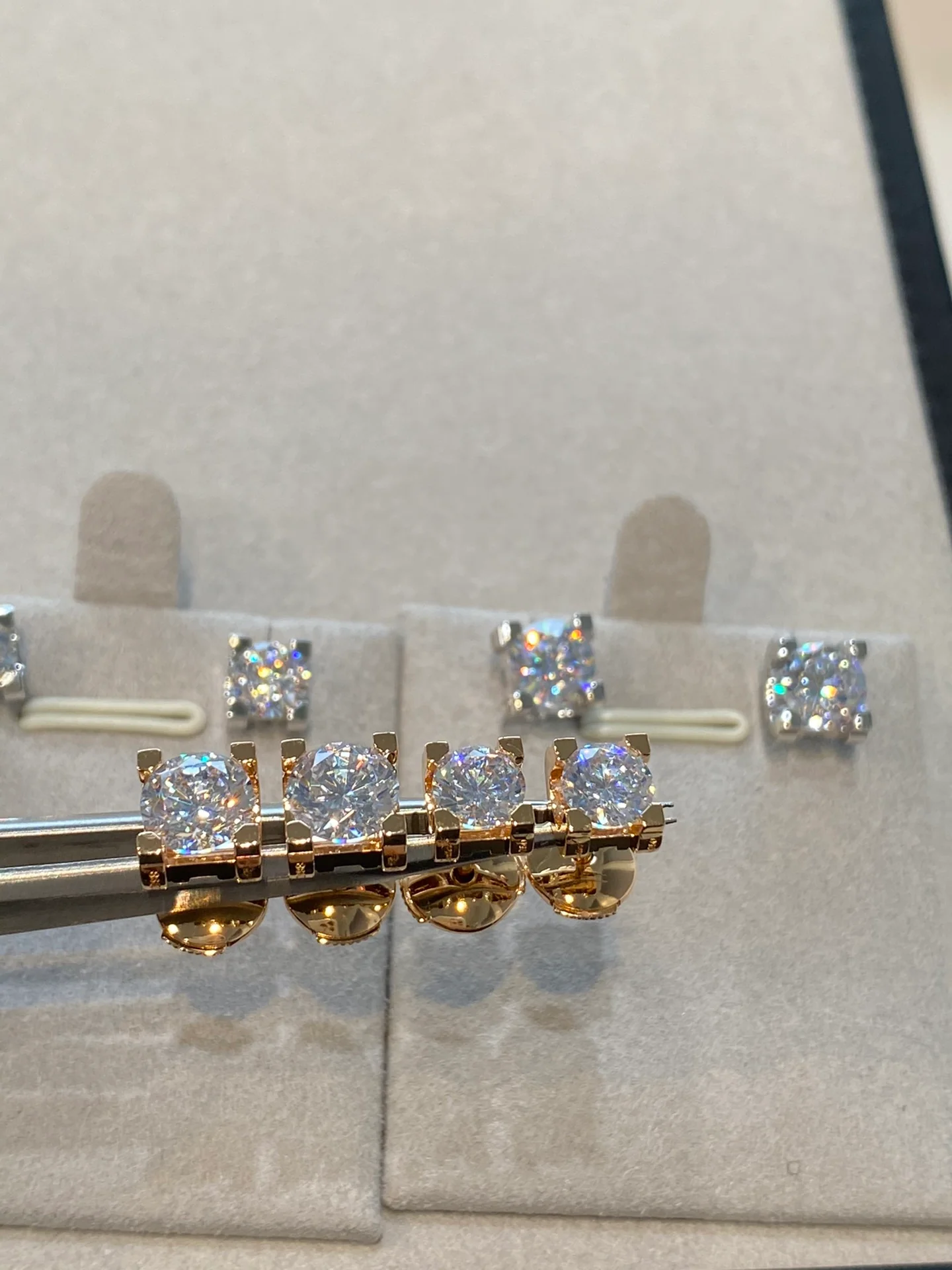 Серьги Cartier 020