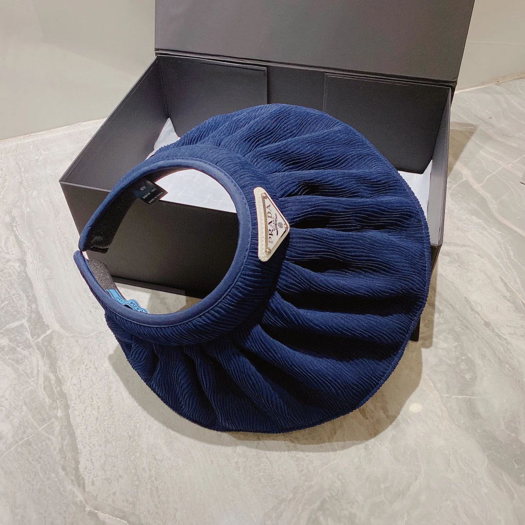 Prada - Классическая треугольная шляпа от солнца