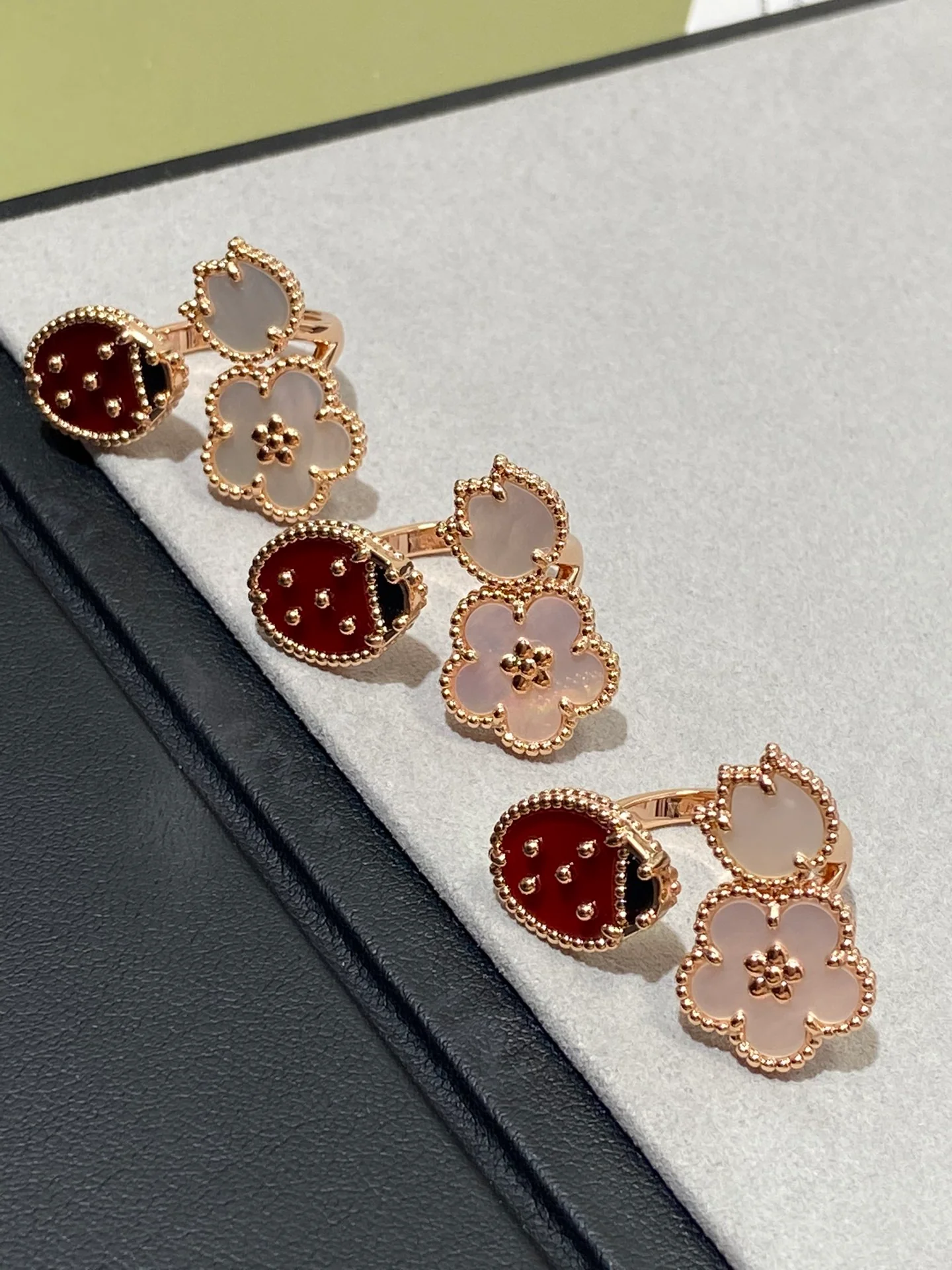 Ван Век - Кольцо 037