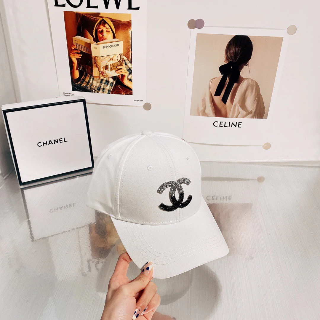 Chanel - кепка-?утиный клюв?