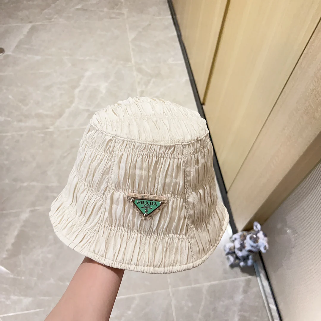 Новинка сезона осень 2023 от Prada - Панама из мятой ткани - Белая